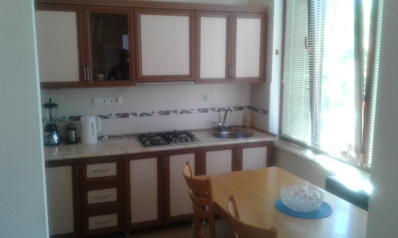 Centr Appartement Koetaisi Buitenkant foto