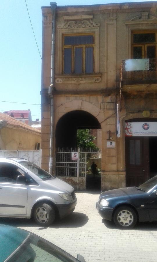 Centr Appartement Koetaisi Buitenkant foto